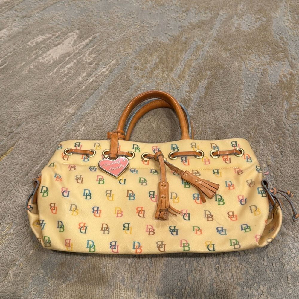 Vintage made in USA Dooney and Bourke “IT” hand bag‎ in GUC no shoulder strap